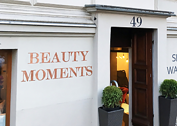 BEAUTY MOMENTS BEAUTY MOMENTS