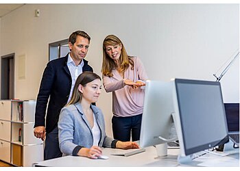 Charismarcom photo Charismarcom