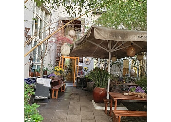 Chén Chè photo Chén Chè