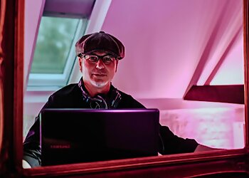 DJ Grooveshaker Event-Enhancement Köln image DJ Grooveshaker Event-Enhancement Köln