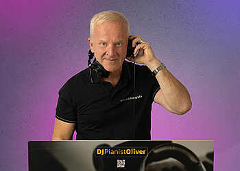 DJ and pianist Oliver Kraus