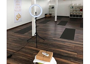 Dandelion Yoga|Breath|Body-Mind photo Dandelion Yoga|Breath|Body-Mind