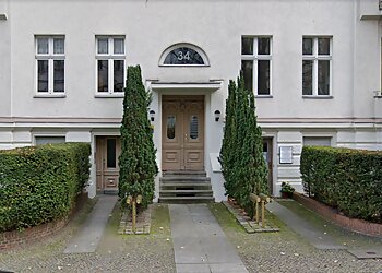 Daryai & Kuo image Daryai & Kuo