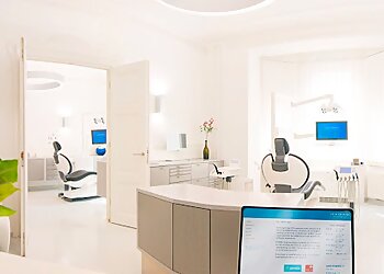 Dr. med. dent. Markus Fo Lentrodt - LENTRODT | die zahnärzte photo Dr. med. dent. Markus Fo Lentrodt - LENTRODT | die zahnärzte