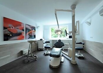 Dr. Mustafa Tahri - LUX ZAHNÄRZTE GmbH image Dr. Mustafa Tahri - LUX ZAHNÄRZTE GmbH