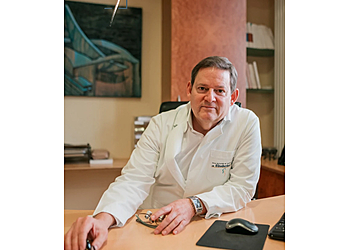 Dr. (PY) J. Enrique Duerksen-Brown - Plastische & Ästhetische Chirurgie am Elisabethenstift