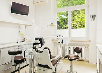 Dr. Wojtek Honnefelder - Zahnarztpraxis Honnefelder photo Dr. Wojtek Honnefelder - Zahnarztpraxis Honnefelder