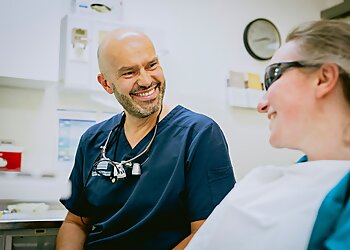 Dr. Wojtek Honnefelder - Zahnarztpraxis Honnefelder image Dr. Wojtek Honnefelder - Zahnarztpraxis Honnefelder