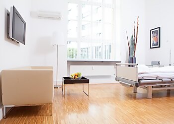 Dr. med. Aschkan Entezami - KLINIK AM PELIKANPLATZ GMBH photo Dr. med. Aschkan Entezami - KLINIK AM PELIKANPLATZ GMBH