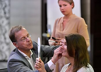 Fachärzte-Team Plastische Chirurgie An der Alten Oper Drs. B. & M. Dippe PartG image Fachärzte-Team Plastische Chirurgie An der Alten Oper Drs. B. & M. Dippe PartG