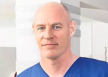 Dr. med. Dr. med. dent. Bengt Zikarsky - MUND-KIEFER-GESICHTSCHIRURGIE UND ORALCHIRURGIE DR. DR. ZIK