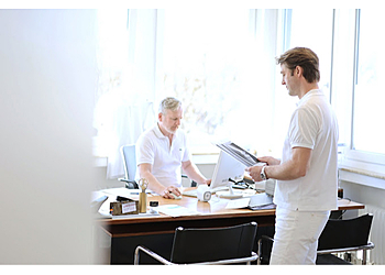 Dr. med. Eric Sondergeld - Sportorthopädisches Zentrum SOLINGEN image Dr. med. Eric Sondergeld - Sportorthopädisches Zentrum SOLINGEN