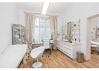 Dr. med. Evelyn Knittl - SCC Scin Center Cassel image Dr. med. Evelyn Knittl - SCC Scin Center Cassel