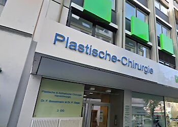 Dr. med. Frank Bosselmann - B&S MED PLASTISCHE CHIRURGIE & HANDCHIRURGIE photo Dr. med. Frank Bosselmann - B&S MED PLASTISCHE CHIRURGIE & HANDCHIRURGIE