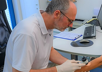 Dr. med. Günter Reinhard - hautbonn photo Dr. med. Günter Reinhard - hautbonn