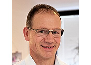 Dr. med. Ingo Kuhfuss - KLINIK FÜR PLASTISCHE UND ÄSTHETISCHE CHIRURGIE