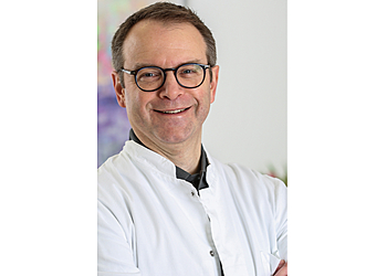 Dr. med. Matthias Föhn Dr. med. Matthias Föhn