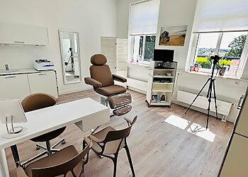 Dr. med. Michaela Montanari - PRIVATPRAXIS FÜR PLASTISCHE & ÄSTHETISCHE CHIRURGIE image Dr. med. Michaela Montanari - PRIVATPRAXIS FÜR PLASTISCHE & ÄSTHETISCHE CHIRURGIE