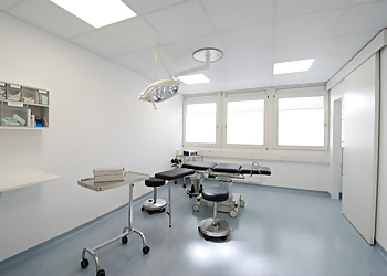 Dr. med. Nina Ofer-Morsey - Praxis für Handchirurgie und Plastische Chirurgie photo Dr. med. Nina Ofer-Morsey - Praxis für Handchirurgie und Plastische Chirurgie