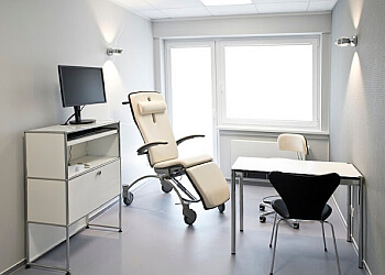 Dr. med. Peter Huber - ZENTRUM FÜR ÄSTHETISCHE CHIRURGIE photo Dr. med. Peter Huber - ZENTRUM FÜR ÄSTHETISCHE CHIRURGIE