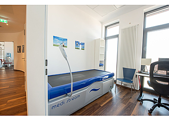 Dr. med. Ruben Siebeneck - Praxis für ORTHOPÄDIE & UNFALLCHIRURGIE Bielefeld image Dr. med. Ruben Siebeneck - Praxis für ORTHOPÄDIE & UNFALLCHIRURGIE Bielefeld