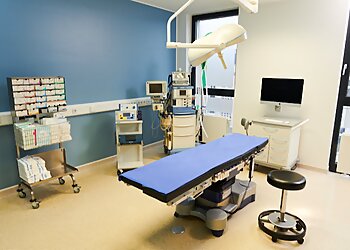 Dr. med. Simon Ahrens - AESTHETICUM BERLIN image Dr. med. Simon Ahrens - AESTHETICUM BERLIN