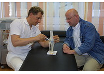 Dr. med. Stefan Pfrengle - Dr. med. Stefan F. Pfrengle & Kollegen Praxis und Ambulantes OP-Zentrum image Dr. med. Stefan Pfrengle - Dr. med. Stefan F. Pfrengle & Kollegen Praxis und Ambulantes OP-Zentrum