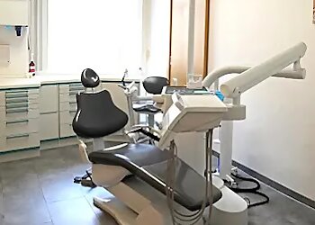 Dr. med. dent. Caroline Köllner-Holzheu - ZAHNARZTPRAXIS image Dr. med. dent. Caroline Köllner-Holzheu - ZAHNARZTPRAXIS