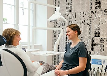 Dr. med. dent. Christin Steinbach - LIEBLINGS-ZAHNARZT KÖLN image Dr. med. dent. Christin Steinbach - LIEBLINGS-ZAHNARZT KÖLN