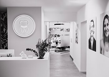 Dr. med. dent. Emilia Kalinowski - STRAHLEMANN ZAHNGESUNDHEIT photo Dr. med. dent. Emilia Kalinowski - STRAHLEMANN ZAHNGESUNDHEIT