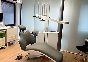 Dr. med. dent. Emilia Kalinowski - STRAHLEMANN ZAHNGESUNDHEIT image Dr. med. dent. Emilia Kalinowski - STRAHLEMANN ZAHNGESUNDHEIT