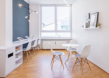 Dr. med. dent. Fabian von Rom - KIEFERORTHOPÄDE DR. FABIAN VON ROM image Dr. med. dent. Fabian von Rom - KIEFERORTHOPÄDE DR. FABIAN VON ROM