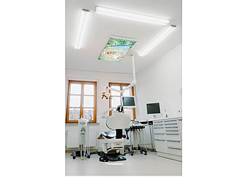 Dr. med. dent. Hasan Nadjar - Zahnarztpraxis Nadjar image Dr. med. dent. Hasan Nadjar - Zahnarztpraxis Nadjar