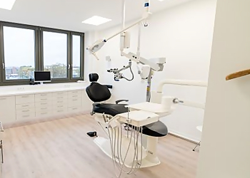 Dr. med. dent. Henrik Samariter - PROF. DR. DHOM & COLLEAGUES MVZ GmbH image Dr. med. dent. Henrik Samariter - PROF. DR. DHOM & COLLEAGUES MVZ GmbH