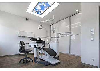 Dr. med. dent. Irene Deines M. Sc. - Zahnarztpraxis DEINES Vertrauens image Dr. med. dent. Irene Deines M. Sc. - Zahnarztpraxis DEINES Vertrauens