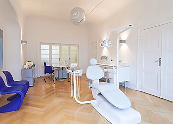 Dr. med. dent. Jelena Schmitz image Dr. med. dent. Jelena Schmitz