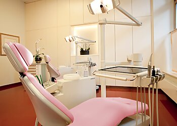 Dr. med. dent. Nicola Schmidt-Rogge image Dr. med. dent. Nicola Schmidt-Rogge