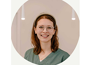 Dr. med. dent. Rebecca Mittermayer - Kinderzahnarzt Praxis Sendling