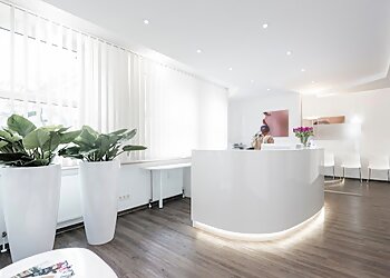 Dr. med. dent. Robert Berdik - FINEDENT photo Dr. med. dent. Robert Berdik - FINEDENT