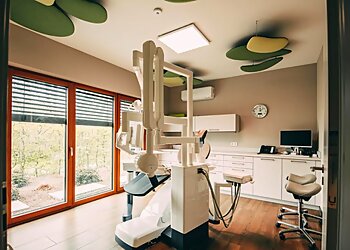 Dr. med. dent. Sandra Kossel photo Dr. med. dent. Sandra Kossel