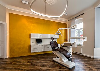 Dr. med. dent. Yvonne Klein - KLEIN ZAHNÄRZTE photo Dr. med. dent. Yvonne Klein - KLEIN ZAHNÄRZTE