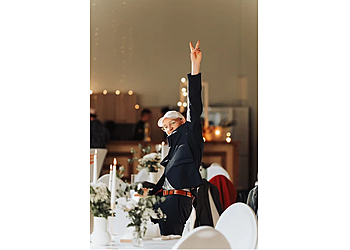 FINNÉSS–Hochzeits-DJ, Sänger & Trompeter