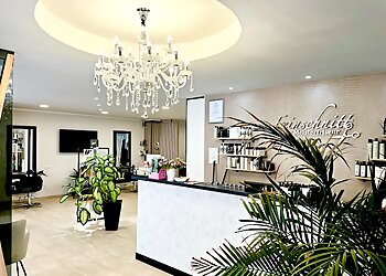 Feinschnitt Der Meisterfriseur photo Feinschnitt Der Meisterfriseur