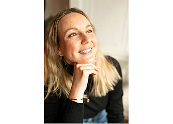 Katharina Nicola Schmidt Katharina Nicola Schmidt