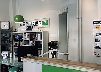 LAPTOP-FIT photo LAPTOP-FIT