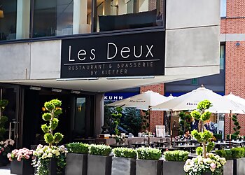 Les Deux photo Les Deux