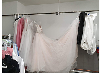 Lotus Textilreinigung Wäscherei image Lotus Textilreinigung Wäscherei