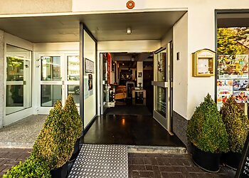 Ma Kin Nee photo Ma Kin Nee