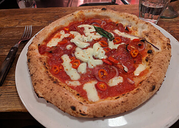 Nola Neapolitanische Pizza & Weinbar