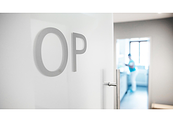 Prof. Dr. med. Holger G. Gassner - Finesse Center für plastische Gesichtschirurgie image Prof. Dr. med. Holger G. Gassner - Finesse Center für plastische Gesichtschirurgie